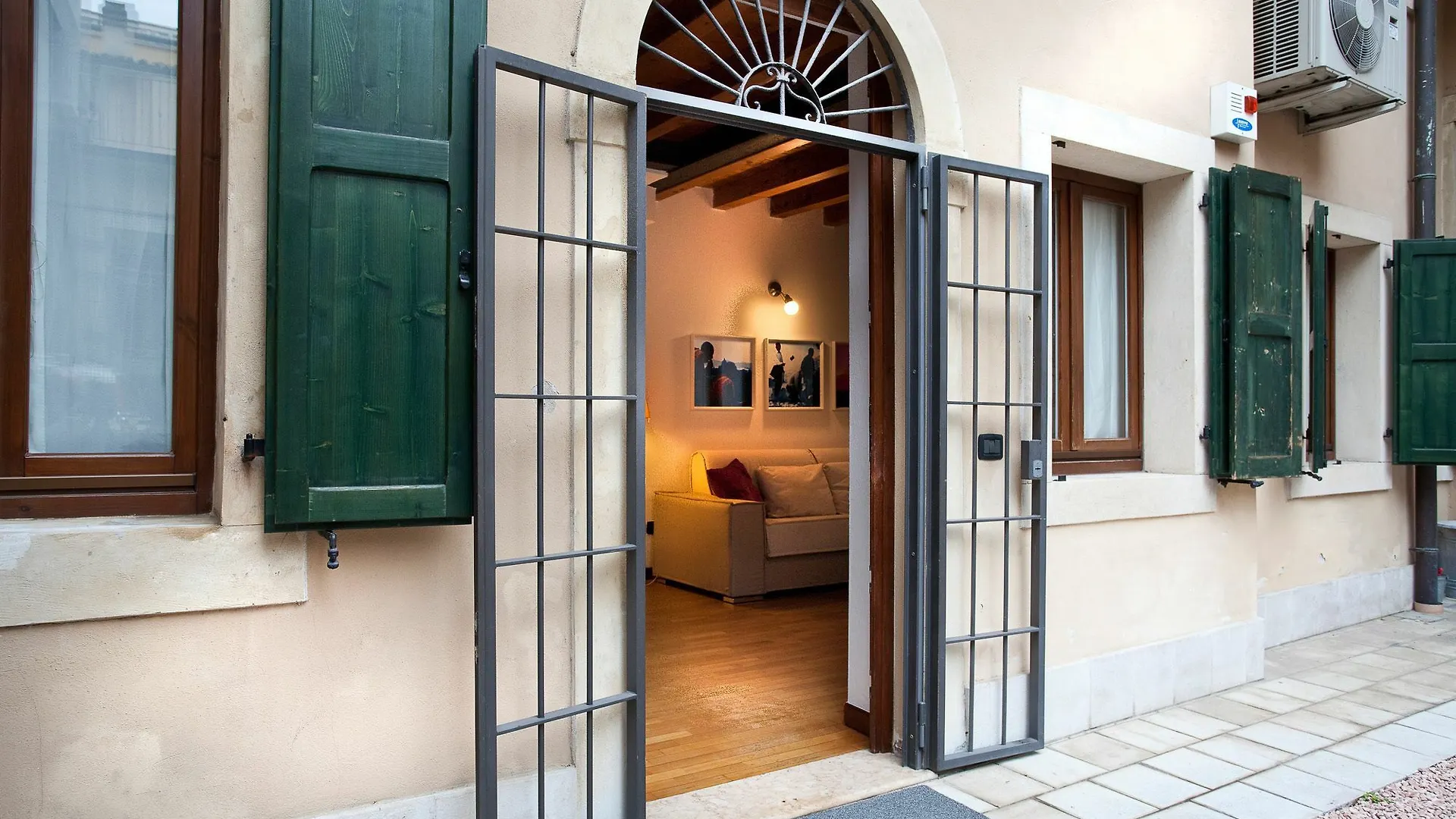 Verona For Rent Travelers House 0*,  イタリア